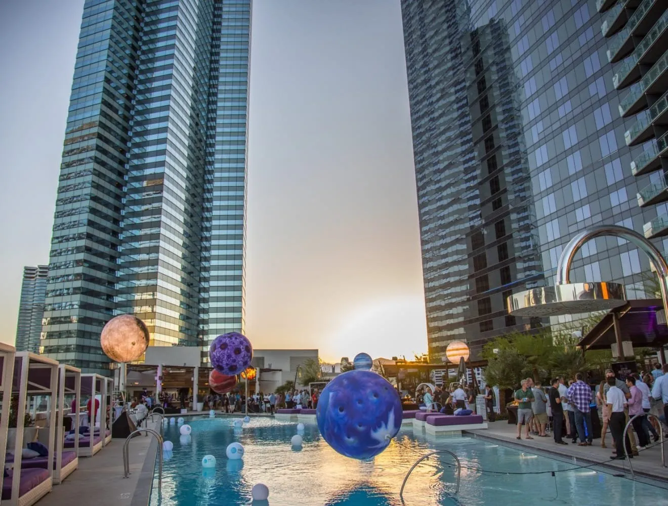 Poolside reception with inflatable globes