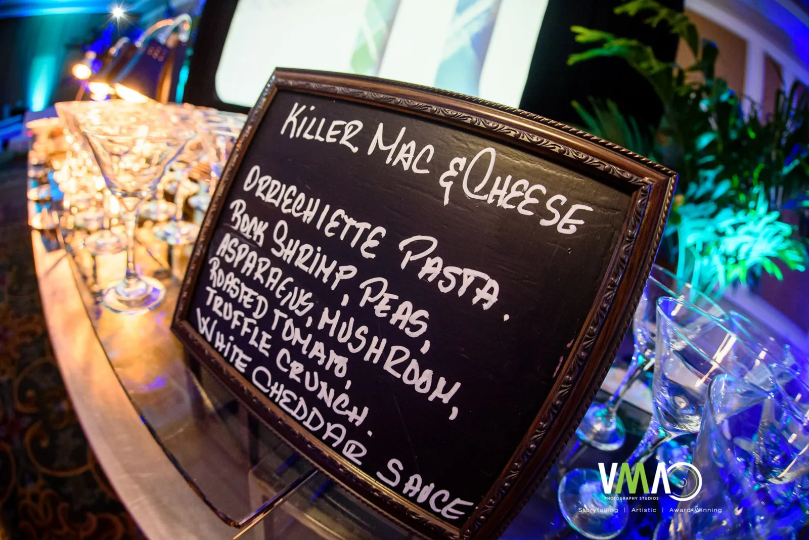 Mac and cheese food station at the Luminary Gala