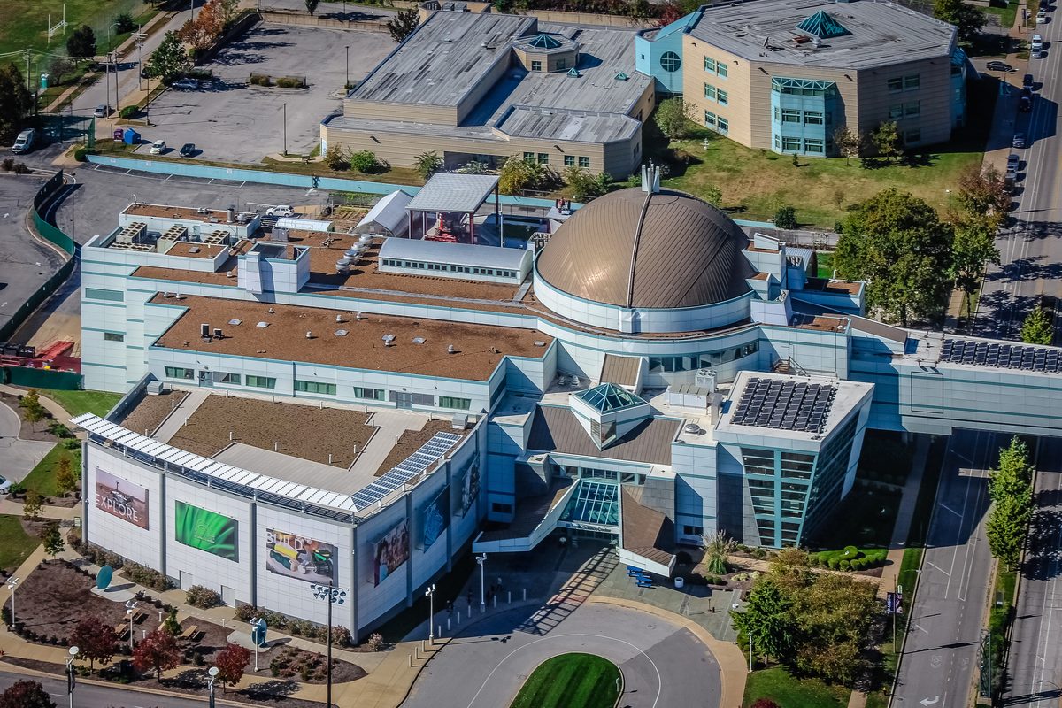 An aerial view of the Saint Louis Science Center and its domed planetarium.