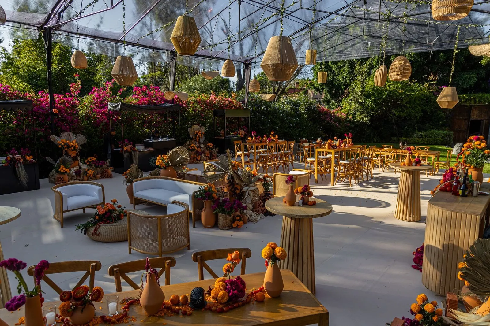 Garden reception with lanterns and lounge seating in San Miguel de Allende