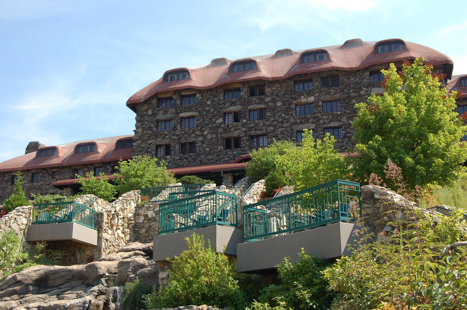The stone facade of the Grove Park Inn in Asheville in summer