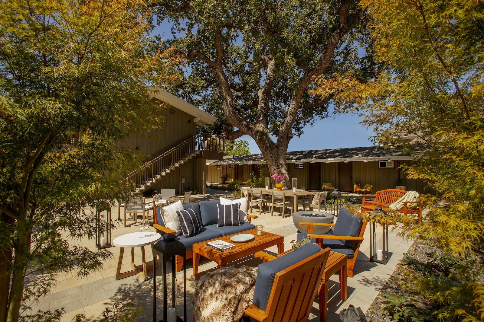 The Cottages hotel in Menlo Park