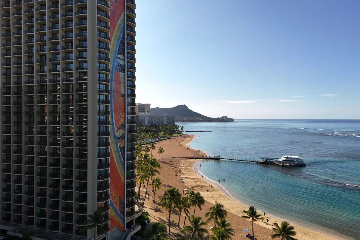 Waikīkī Beach and Diamond Head, Honolulu.